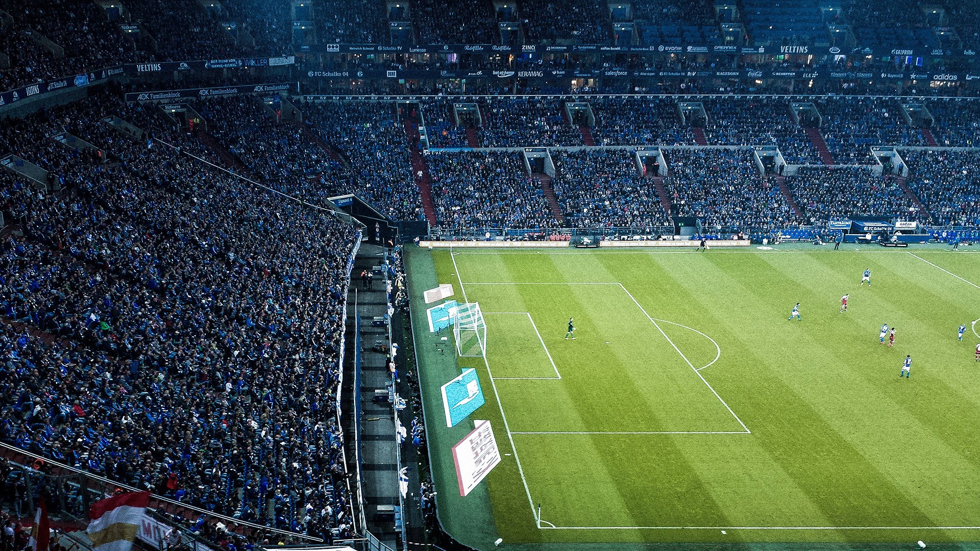 冠军球队主帅战术讲座吸引众多教练和球迷参与，球赛冠军