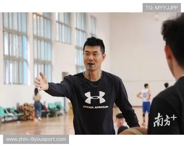 世界篮球学院在教学中加强心理与领导力训练提升教练综合素质，篮球教学家